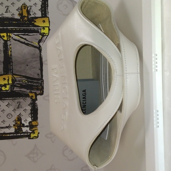 New Balenciaga Mary-Kate XS leather tote bag - Picture 12 of 17